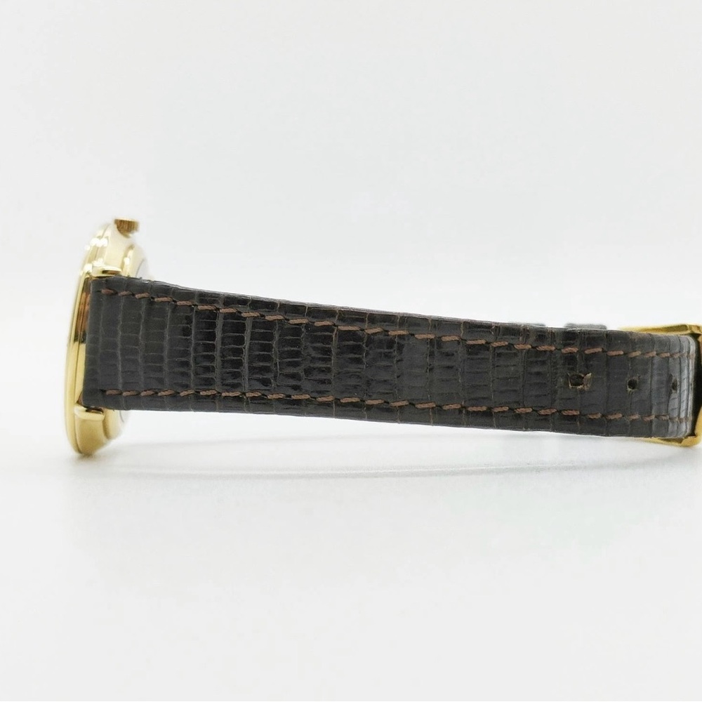 Gucci Gold and Black Classic Watch - Picture 2 of 9